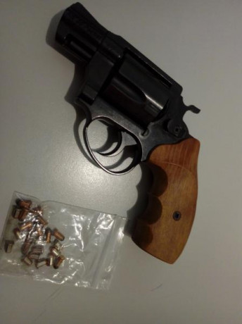 Lo dicho,
 Kentucky Ardesa. 45
R. Pocket .31 San Marco
R. Flobert 4mm, M.E.
Todo por 175€. Un buen precio, 00