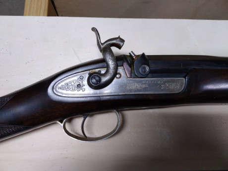 Pues eso que tengo un amigo qué vende una en perfecto estado tanto de maderas como de metales ,calibre 02