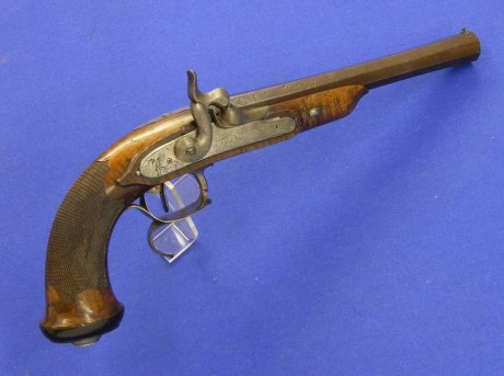 Voy a colocar unas fotos de un arma larga alemana de llave de mecha del siglo XVI. 131
