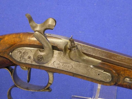 Voy a colocar unas fotos de un arma larga alemana de llave de mecha del siglo XVI. 142