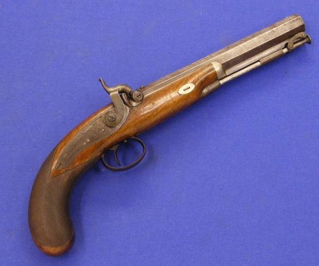 Voy a colocar unas fotos de un arma larga alemana de llave de mecha del siglo XVI. 162