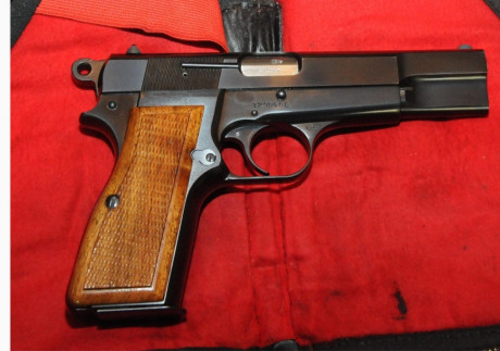Hola buenas . 
Busco una BROWNING HP 35 9 mm para. como las de la foto , de uno de esos dos modelos, se 02