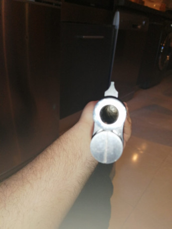 Mi amigo Juan me ha pedido q le anuncie este rifle para su venta.
Como veis en la fotos está impoluto, 02