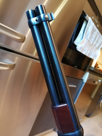Mi amigo Juan me ha pedido q le anuncie este rifle para su venta.
Como veis en la fotos está impoluto, 12