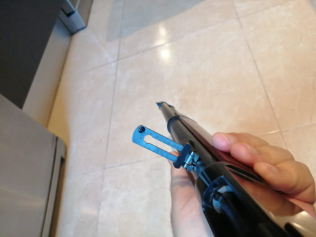 Mi amigo Juan me ha pedido q le anuncie este rifle para su venta.
Como veis en la fotos está impoluto, 11