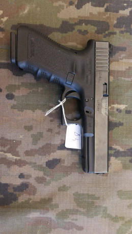 Hola pongo en venta esta Glock 17 Gen3 
Pistola en buen estado con bastante poco uso.
Precio 300€ Más 11