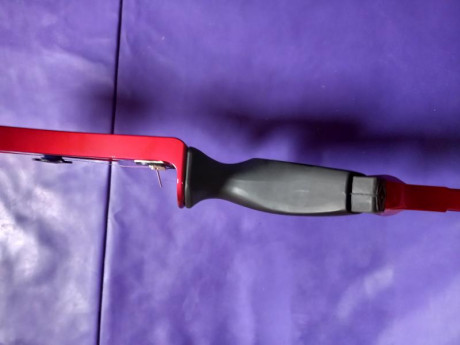 Vendo este cuerpo de arco marca Fivics modelo FX1 25" que se encuentra como nuevo,solo lo use en 30