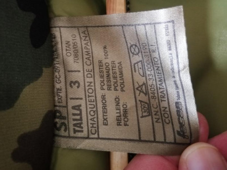 Vendo chaquetón de campaña verde mimetizado del Ejército Español. Talla 3. Nuevo a estrenar. 30€.
Gastos 01