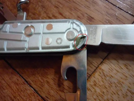 Vendo estas dos navajas multiusos suizas Victorinox, una Spartan en 81 mm y una Spartan Silver Tech, esta 02