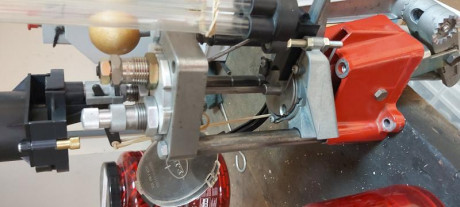 Vendo prensa progresiva Lee pro 1000 en prefecto estado. La vendo por no usar. Lo único q le falta es 01