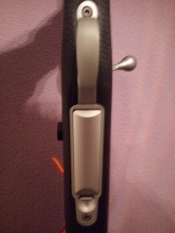 Buenas ,un compañero me pide que anuncie su arma es un sako carbolight en 308 W con gatillo pelo frances, 01