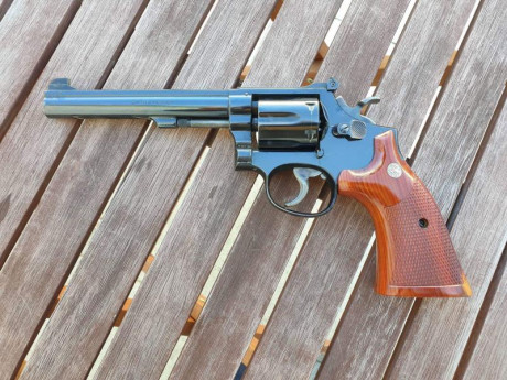 Bueno, al fin ya tengo el revolver que quería y esta es la diana que hice hoy con una mano a 25mts. 01