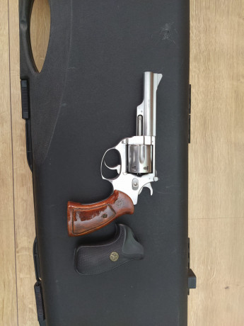 Se vende revolver marca Astra NC6 de 4 pulgadas, calibre 38 spl, inoxidable, con capacidad en tambor de 01