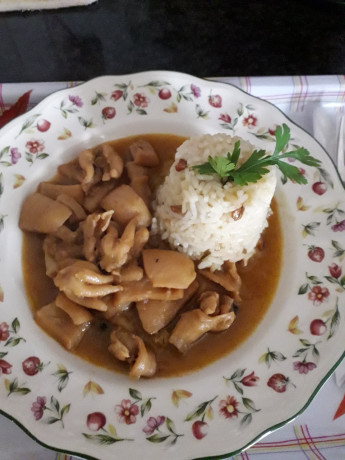 Hoy para comer acelgas hervidas y chuletón de vaca gallega vieja con seis semanas de maduración en cámara 160
