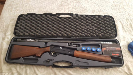 Benelli premium calibre 12 totalmente impoluta estuche, 5 chokes, punto de mira fibra óptica intercambiables. 02