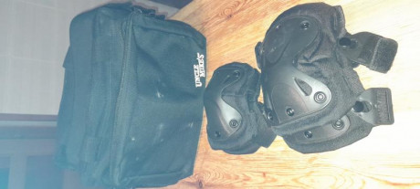Bolsa de tiro con rodilla,  coderas y una funda para Glock con muy poco uso.
50€ envio incluye 10