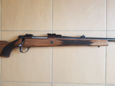 Vendo rifle Sako calibre 300WM en perfecto estado por no utilizarlo, lleva bases y monturas Shuler y visor 11