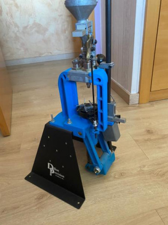 Vendo  prensa progresiva Dillon RL 550  en perfecto estado, prácticamente sin uso. Certificado de Homologación.
Tengo 00