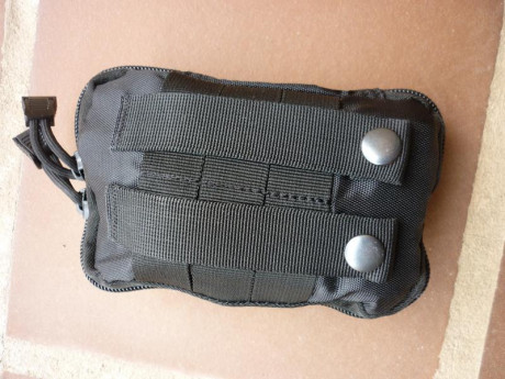 Vendo este pouch EDC con los siguientes útiles:
-Navaja multiusos Victorinox Spartan
-Linterna de 600 01