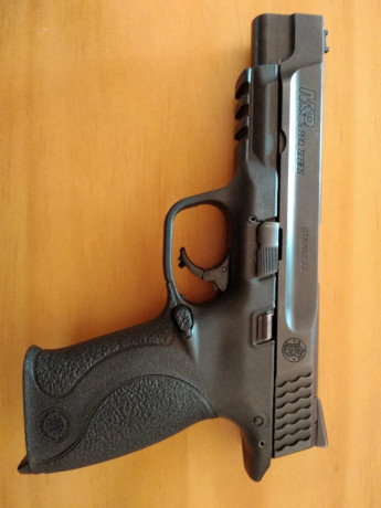Un compañero del club pone en venta esta magnífica pistola de calibre 9 mm parabellum marca Smith & 01