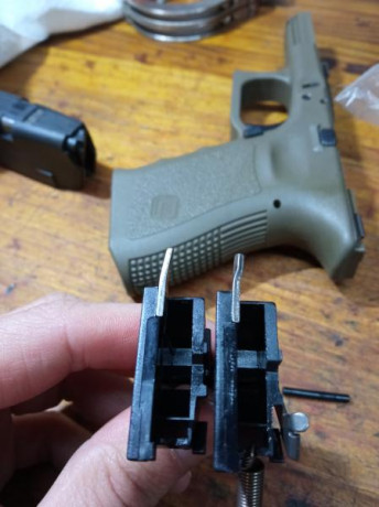 Se trata de una G19, el problema que tengo es que salen rectas hacia atrás y de 50 disparos dos o tres 161