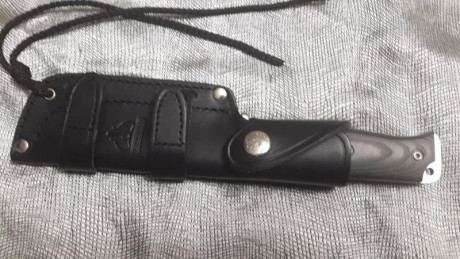 Vendo este cuchillo cudeman mt1 , no se a usado nunca cachas en micarta negra.  esta en Valencia , precio 01