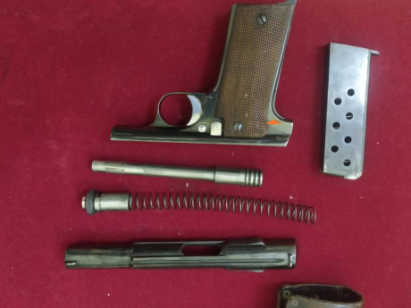 Se vende este trozo de historia. 
Fabricada por Esperanza y Unceta (Guernica) 
Astra 1921 modelo 400 9L 20