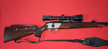 Vendo rifle blaser R 93 en calibre 375 HH , con culata ajustable tanto longitudinalmente como el lomo 01