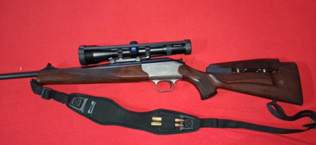 Vendo rifle blaser R 93 en calibre 375 HH , con culata ajustable tanto longitudinalmente como el lomo 00