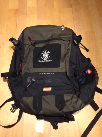 VENDIDA, nueva a estrenar, Mochila especialmente resistente y de gran volumrn. Modelo Coleman RTX3500i 00