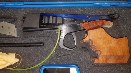 En venta en Barcelona 
Calibre 32  para competir a 25 m, en perfecto estado de conservación. Empuñadura 01
