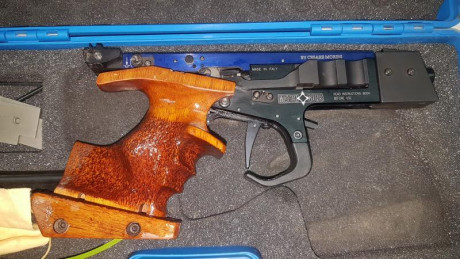 En venta en Barcelona 
Calibre 32  para competir a 25 m, en perfecto estado de conservación. Empuñadura 00