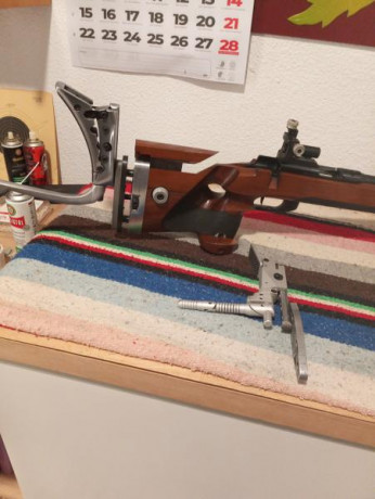 Se venden dos cantoneras Anschuzt en 250€la más antigua,y en 200 la más reciente,y en 200€la culata  :duel-guns: 00