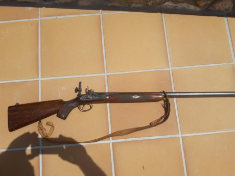 Vendo rifle avancarga calibre 45 modelo Gibbs fabricado por AMR.
Dispone de diopter punto con dos retículas 02