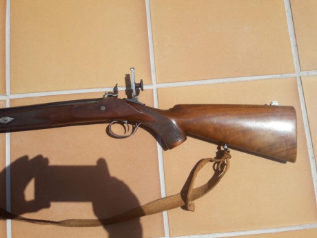 Vendo rifle avancarga calibre 45 modelo Gibbs fabricado por AMR.
Dispone de diopter punto con dos retículas 00