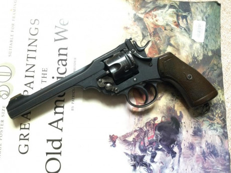 Arma funcionando, acabado de Arsenal ingles, cañón impoluto, mecanismo como un reloj.  455 inglés típico. 01