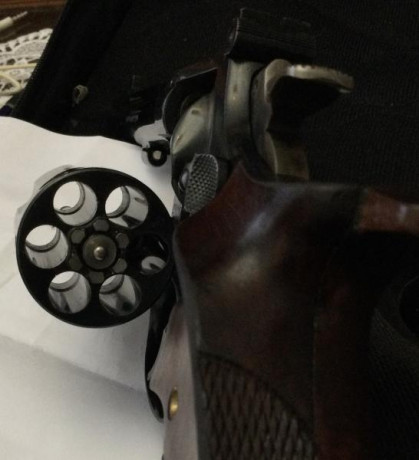 Prácticamente nuevo, solo wadcutter y poco, en F,  cal 38 spl, una revolver de alta precisión, todo un 10