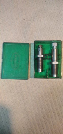 Set de  dos  dies LEE del  300  Winchester Magnum  
Buen estado .
 Están en Madrid
25  Euros 01