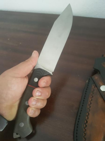 Cuchillo de campo de 17 cm de hoja unos 5 milímetros de grosor en acero mova mango personalizado al igual 02