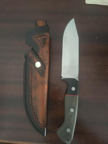 Cuchillo de campo de 17 cm de hoja unos 5 milímetros de grosor en acero mova mango personalizado al igual 00