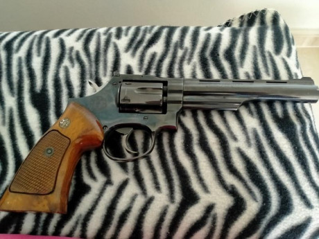Hola  a todos.vendo revolver llama comanche dos del 38sp en 6pulgadas buen estado general guiado en f 01