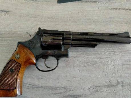 Hola  a todos.vendo revolver llama comanche dos del 38sp en 6pulgadas buen estado general guiado en f 00