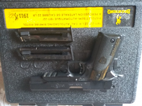 Pues lo dicho , vendo Browning modelo 1911 Black lebel del calibre 22 , guiada en F. con estuche original 02