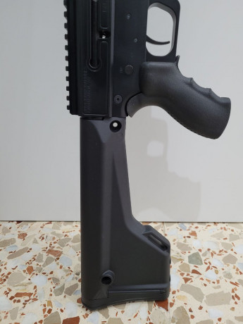 Vendo Ar del 9, usa cargadores de Glock,  gatillo Timney, freno de boca,  dos culatas una fija y una retráctil, 10