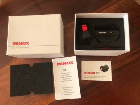 Se ofrece un magnifico punto rojo MINOX RV-1, nuevo, estuche completo como sacado de tienda, no usado. 00
