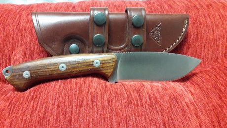 Vendo cuchillo j&v axarquia con cachas de cocobolo y hoja de acero mv58 , nuevo , esta en Valencia 01