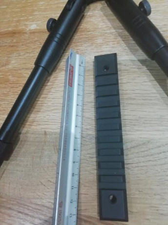 Hola!
Se vende bipode y accesorios que se ven en las fotografías. Precio 35.00€ portes incluidos dentro 11