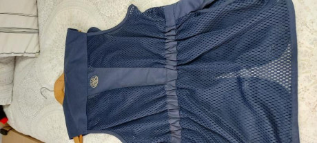 Se vende chaleco de tiro beretta..talla 50..una M..por 60 €..esta en Barcelona. 00