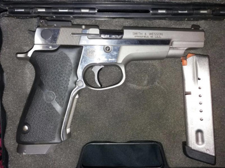 Hola,

Un amigo vende esta pistola de precisión, se encuentra en Barcelona, pide por ella 700€ con el 00