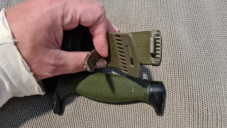 VENDIDO Gracias.cuchillo de Monte Aitor de la COE.
Está nuevo, como descripción utilizar las fotos que 11